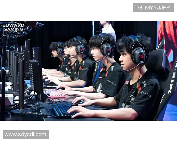 电竞比分CSGO热点分析EDG如何成功反击对手重夺荣耀